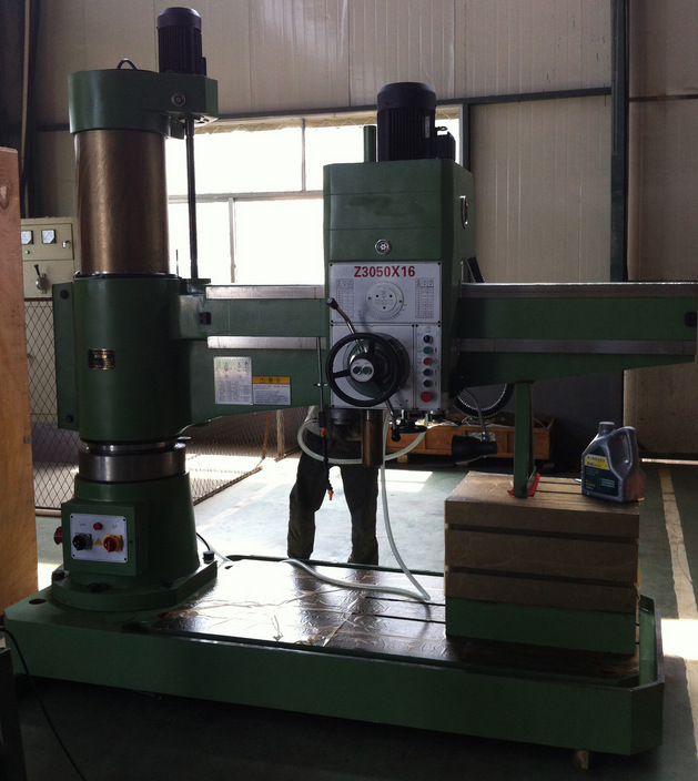 滕州博創數控機床廠 專業提供Z3063液壓搖臂鉆床，廠家直銷，價格實惠